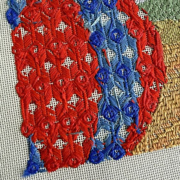 Unfinished 2018 Needlepoint Hot Air Balloons Rainbow 7x7" American Guild Seminar - Picture 8 of 12